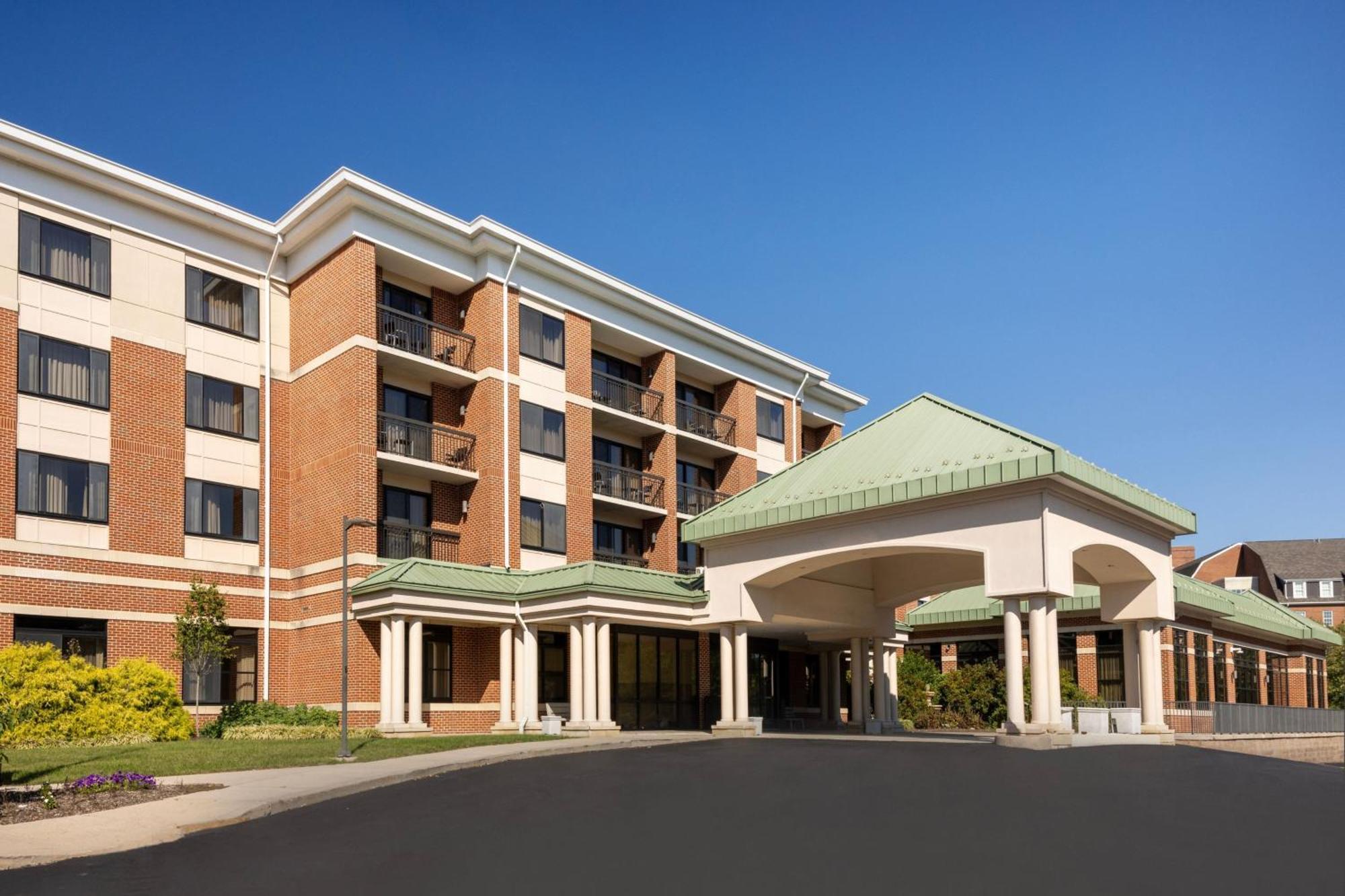 Courtyard By Marriott Newark-University Of Delaware Buitenkant foto