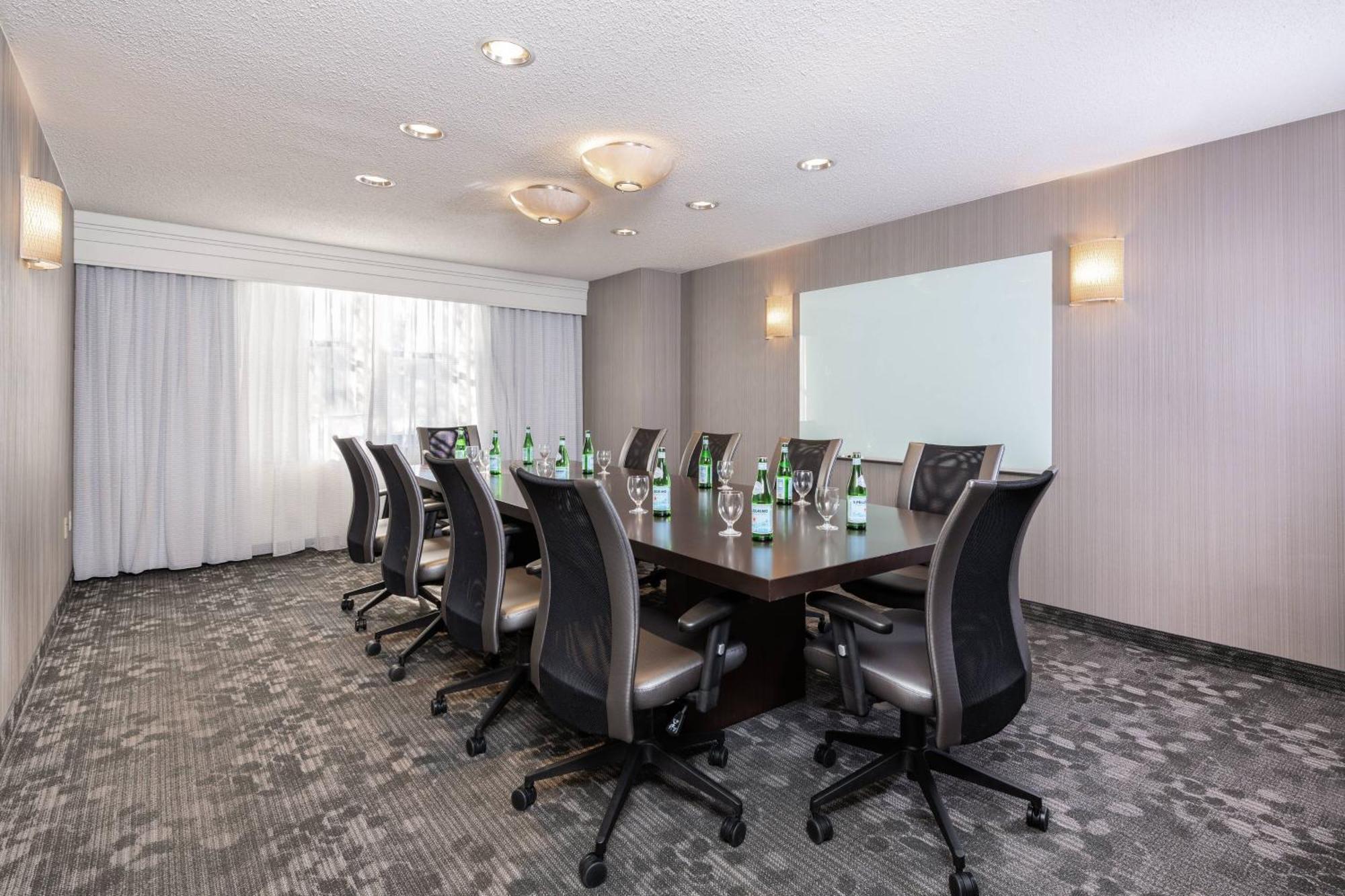 Courtyard By Marriott Newark-University Of Delaware Buitenkant foto