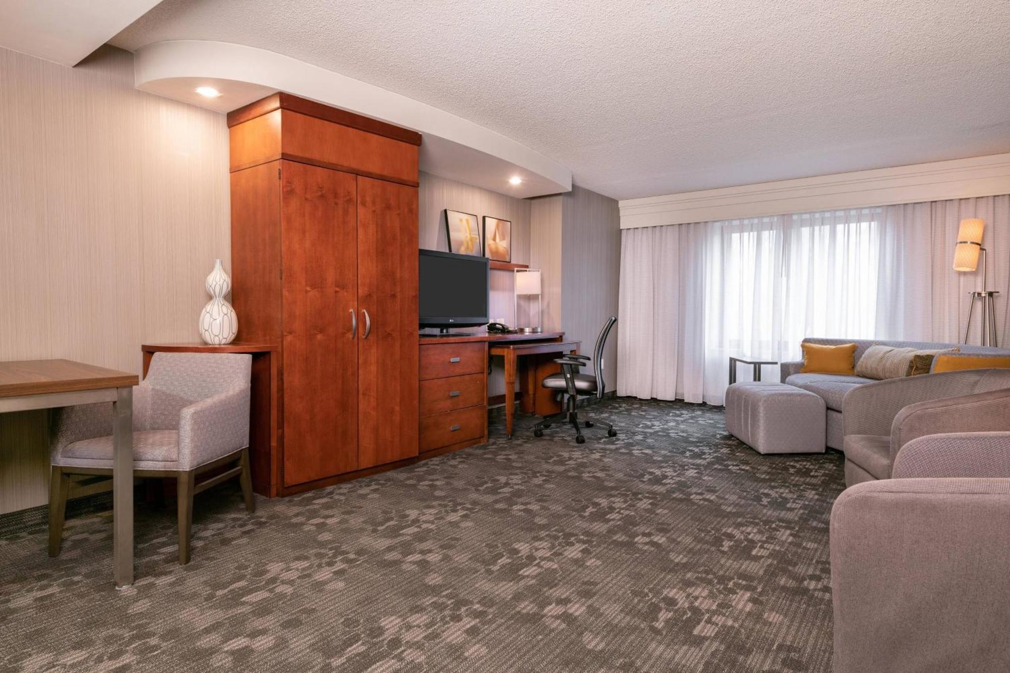 Courtyard By Marriott Newark-University Of Delaware Buitenkant foto