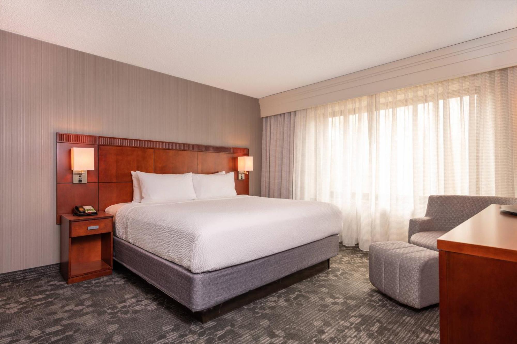 Courtyard By Marriott Newark-University Of Delaware Buitenkant foto