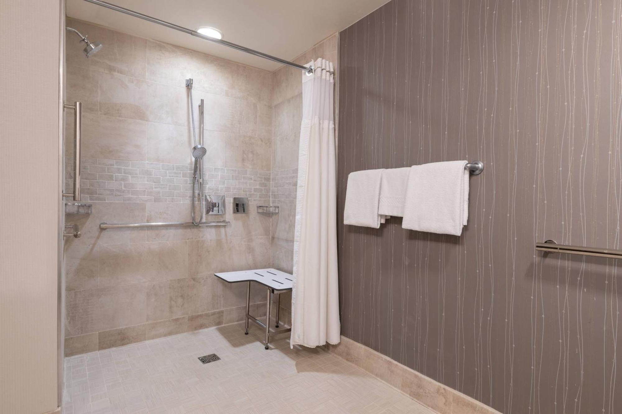 Courtyard By Marriott Newark-University Of Delaware Buitenkant foto