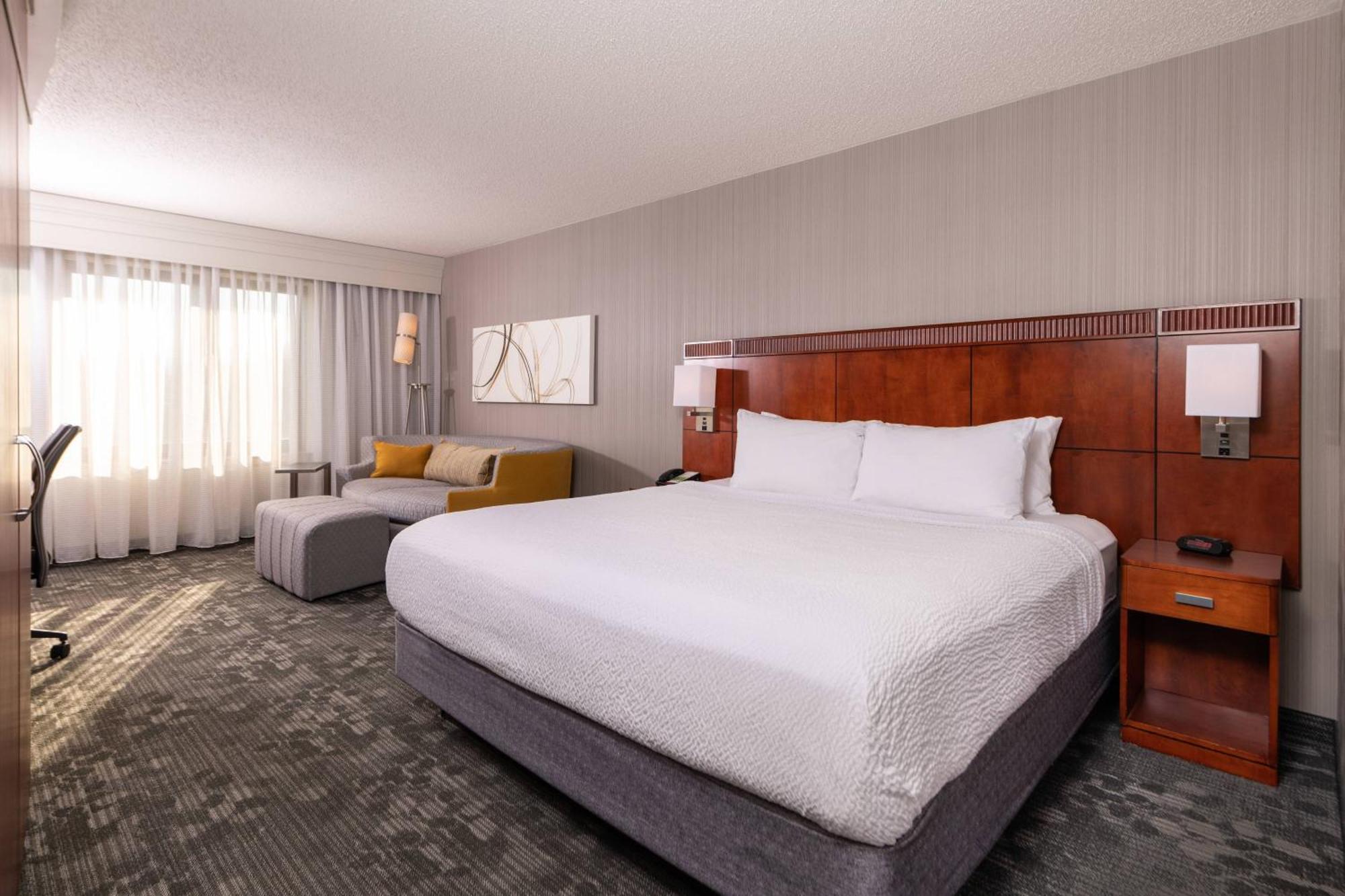 Courtyard By Marriott Newark-University Of Delaware Buitenkant foto