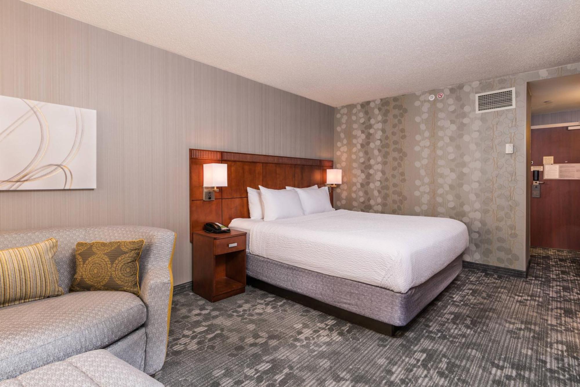 Courtyard By Marriott Newark-University Of Delaware Buitenkant foto