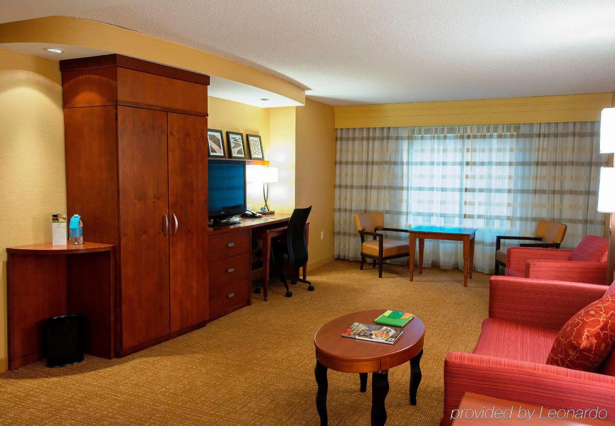 Courtyard By Marriott Newark-University Of Delaware Buitenkant foto